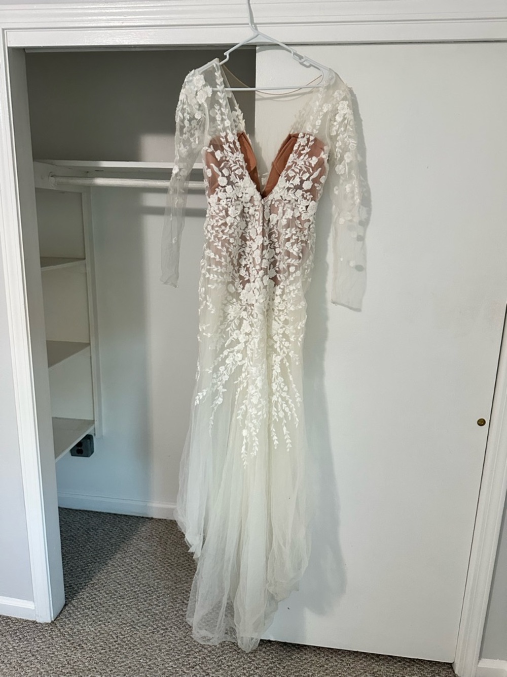 David's Bridal Ivory Lace Long-Sleeve Plunge Gown with Tulle Overlay - Picture 5 of 8